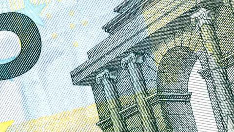 Fintech funding bucks downward trend in Europe Money1.jpg