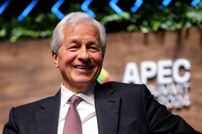 Jamie Dimon says next generation of workers will work 3.5 days a week and live to be 100 86caf83c8f0a57401ce8e03a132d2a7c.jpeg