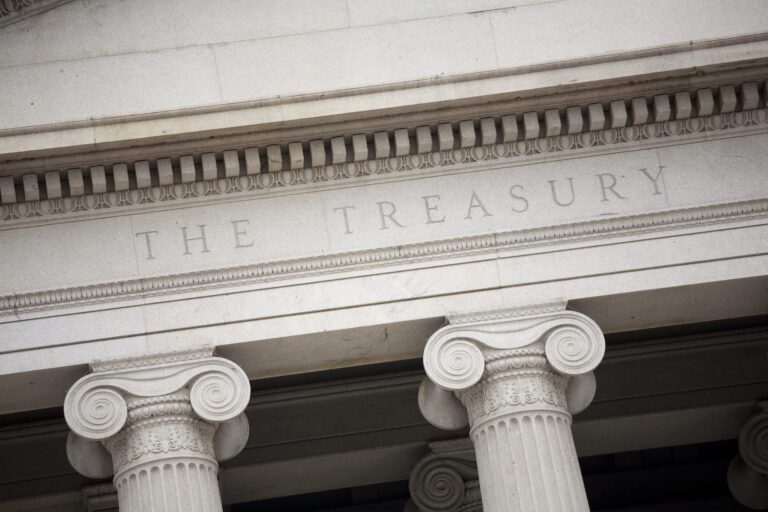 Treasury AI report seeks to mitigate risks in financial services sector Gettyimages 157419721.jpg