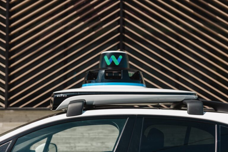 Waymo outsources fleet operations to African fintech Moove in Phoenix and, soon, Miami Waymo2.jpg