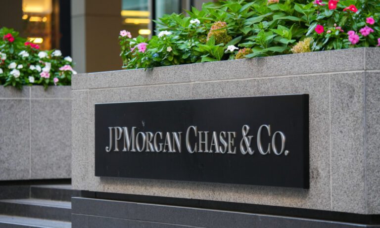 JPMorgan reportedly looking to expand its private credit business Jpmorgan Jamie Dimon.jpg