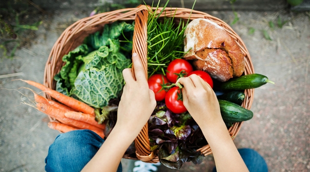 Instacart adopts AI to enhance its focus on nutrition Healthy food hinterhaus20productions getty20images 1.jpg