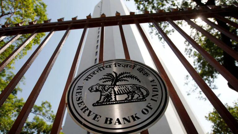 RBI to develop guidelines for the responsible implementation of AI in finance 2025 05 29t062053z 1985171382 rc2hreaf36xm rtrmadp 3 india cenbank annual report.jpg