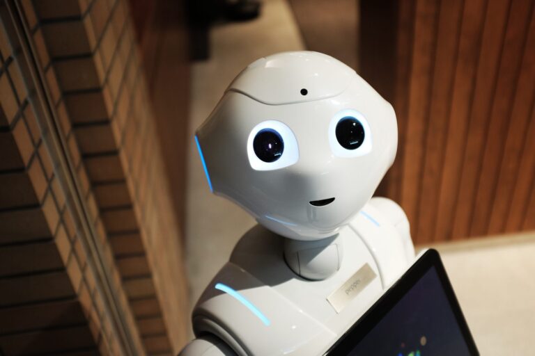 Seven out of ten people favor human financial advice over AI guidance. Alex knight 199368.jpg