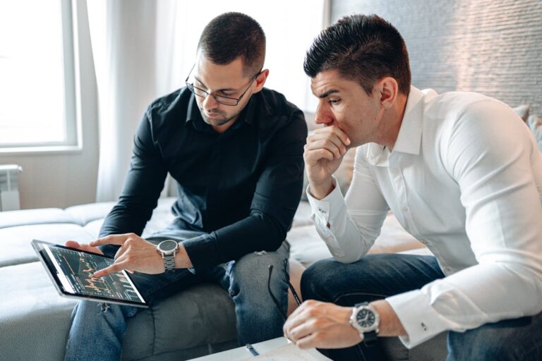 7 out of 10 Brits Favor Human Financial Advice Over AI Financial advice pexels alphatradezone 5833775.jpg