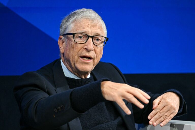 Bill Gates cautions against overhyped AI investments and urges careful consideration. GettyImages 2256809283 0b01e6972ec44bf0b571ead21011d72b.jpg