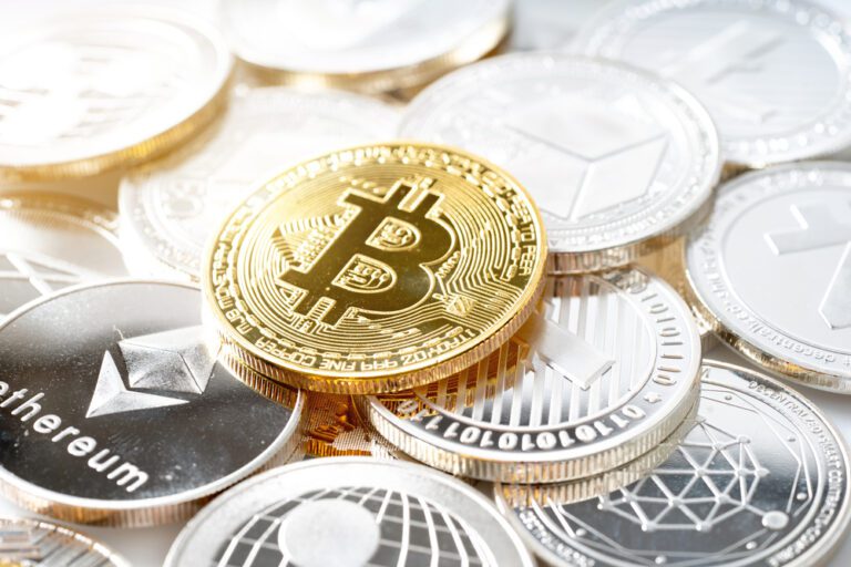 MoonPay and Strike withdraw from the Hungarian cryptocurrency market due to regulatory shifts. Shutterstock 1661687551.jpg