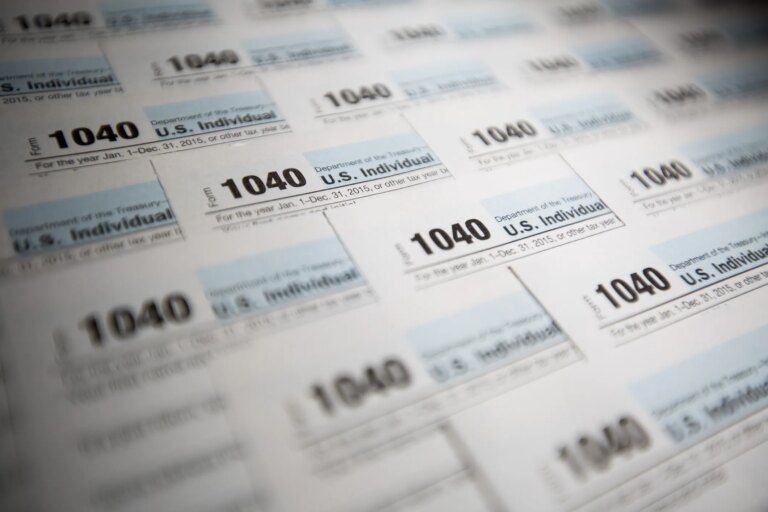 IRS Contacts Taxpayers Owing Taxes for Timely Resolution Explainer IRS Debt Clock.jpg