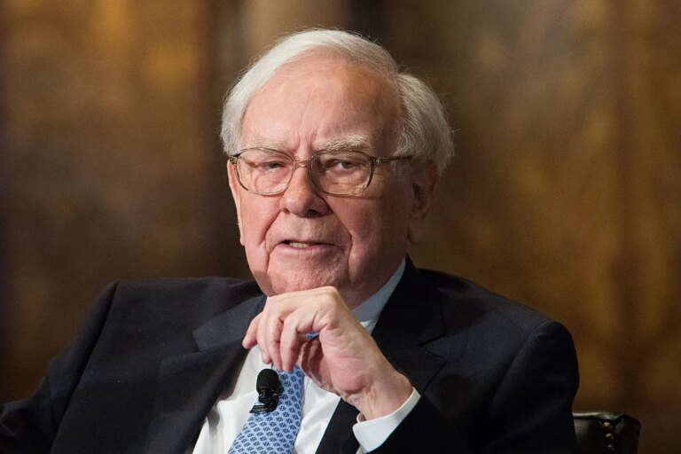 Buffett Warns Investors in Latest Shareholder Letter Explainer Warren Buffett Last Letter.jpg