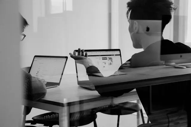CaixaBank Chooses Flanks for Wealth Data Aggregation Solution Charlesdeluvio Lks7vei eAg unsplash 10.jpg